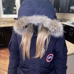 Woman’s Canada Goose Expedition parks.